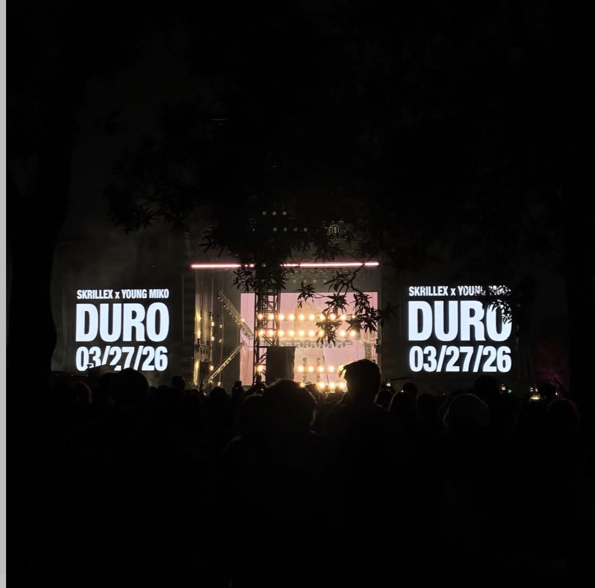 ⋅: *✧ Young Miko junto a Skrillex esta noche presentando su próxima colaboración “DURO” disponible este 27 de marzo!