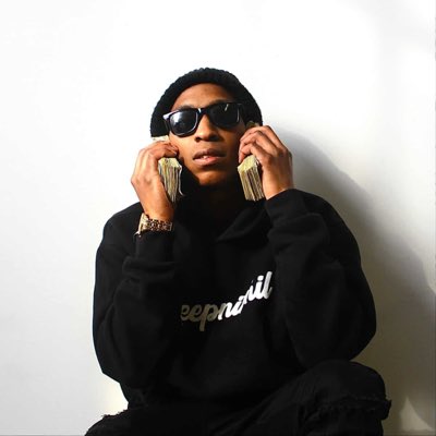 _JaySkillz19's tweet photo. #NewProfilePic #JaySkillz19 #Keepnitmil https://t.co/tG84mzjIn4