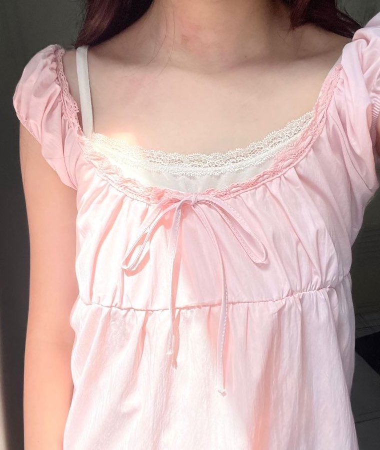 leansaku's tweet photo. shoujo inspired outfit but it’s from shopee ✿•~

a thread https://t.co/SiybpZZmVO