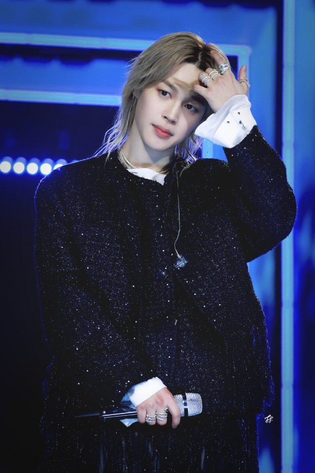 방탄소년단 지민, 무대 제왕의 귀환..광화문 컴백 韓·美 트렌드 1위 (출처 : 네이버 연예) 
#JIMIN #지민

naver.me/GJZl0HQW

BTSのジミン、舞台の王の帰還..光化門がカムバック、韓米トレンドで1位

ジミンちゃんの記事を読んで応援
いいですよ🥰ポチっと＆↪️