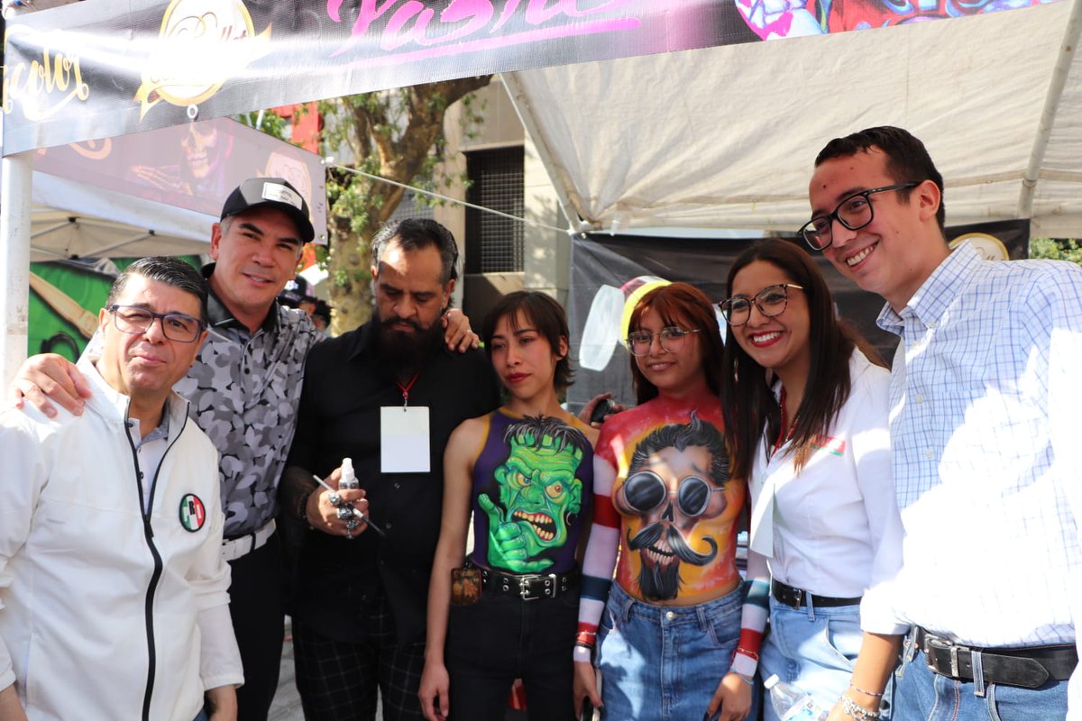 MaxtaGlez's tweet image. Gracias presidente @alitomorenoc por impulsar y apoyar el #ImpulsoUrbano talento de los jóvenes y del barrio. Tambien agradezco a la escuela #WildBarberSchool por confiar en el @PRI_Nacional @PRICDMX_  y en la @RJXMCDMX .

@CarlosGMancilla @BetanzosOficial @grispereznegron