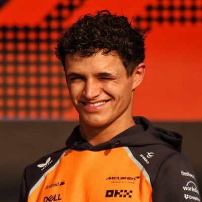 valerie 💫 tweet media