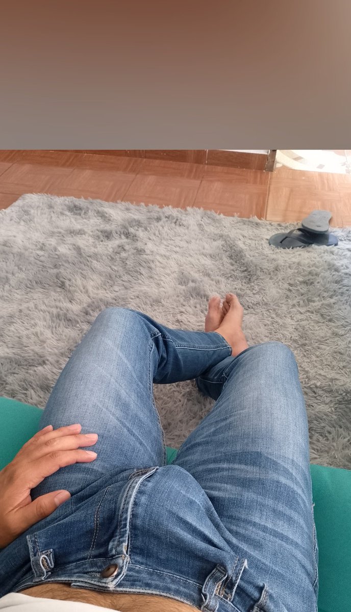 #domingodeexhibición 
#pies
#descansando
#onlyfans