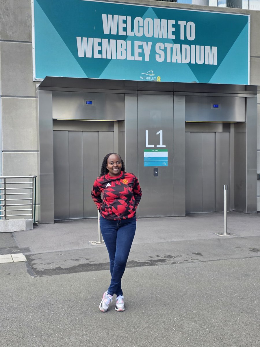 Ann Q-tee tweet media