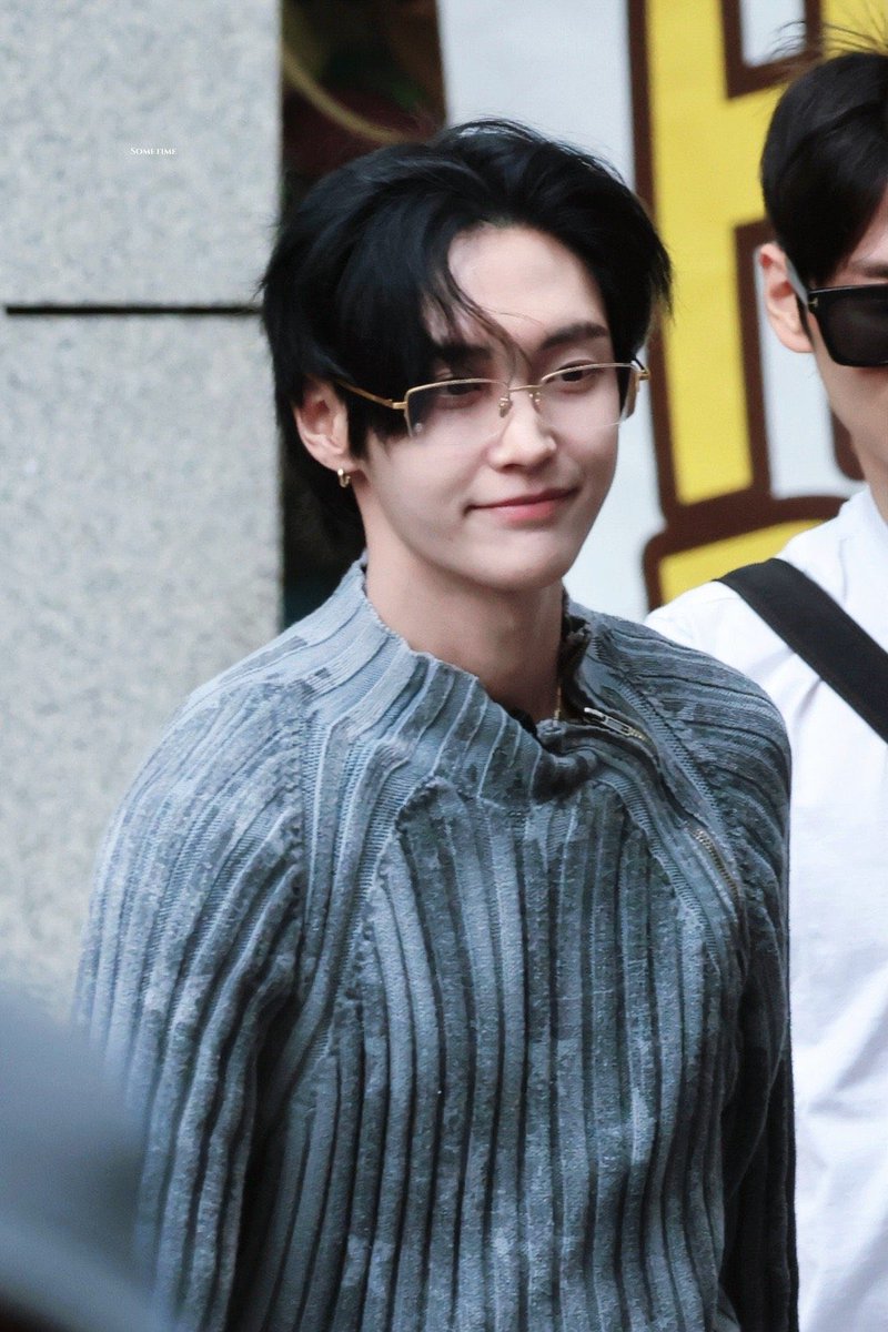 Zajbvgbch tweet media