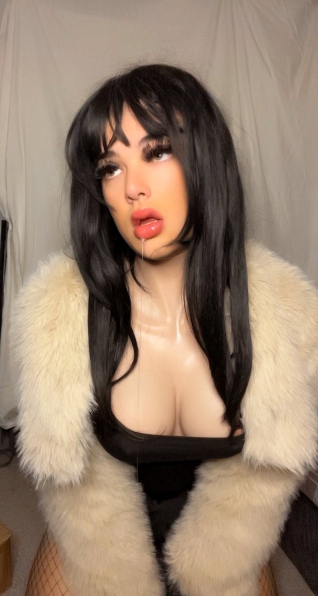 SissyJee's tweet photo. Just a bimbo lost in her own world x https://t.co/LyqWEahNCW