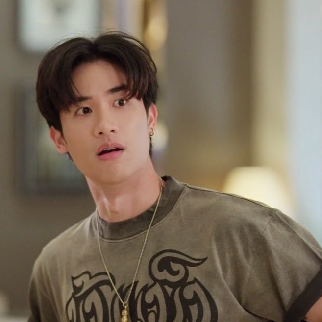 Jan watches yaoi. tweet media