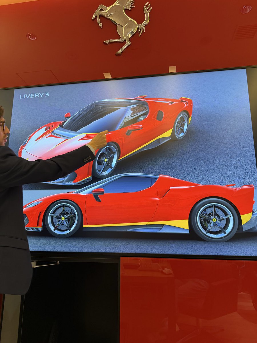 Ferrari_Lab87's tweet photo. @messiV12daisuki テーラーメイドほどは何でも出来ないですがアトリエ用に複数のリバリーが用意されてました。ボディーカラーはアトリエじゃなくてもディーラーに言えば特別色も使える事が多いと思います。リバリーに関してはラッピングで入れる方が圧倒的にコスパはいいですが😅 https://t.co/5L0KLhkCX5