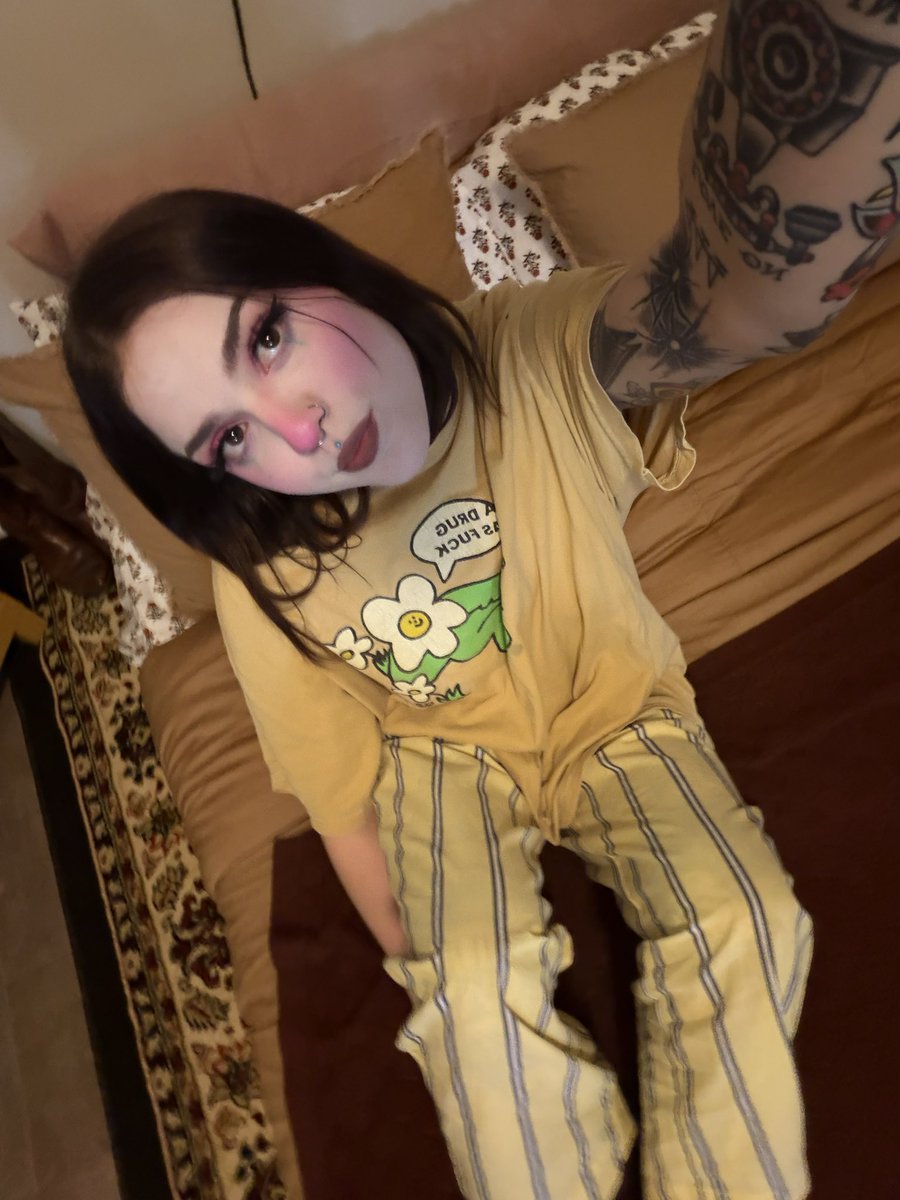 circus freak tweet media