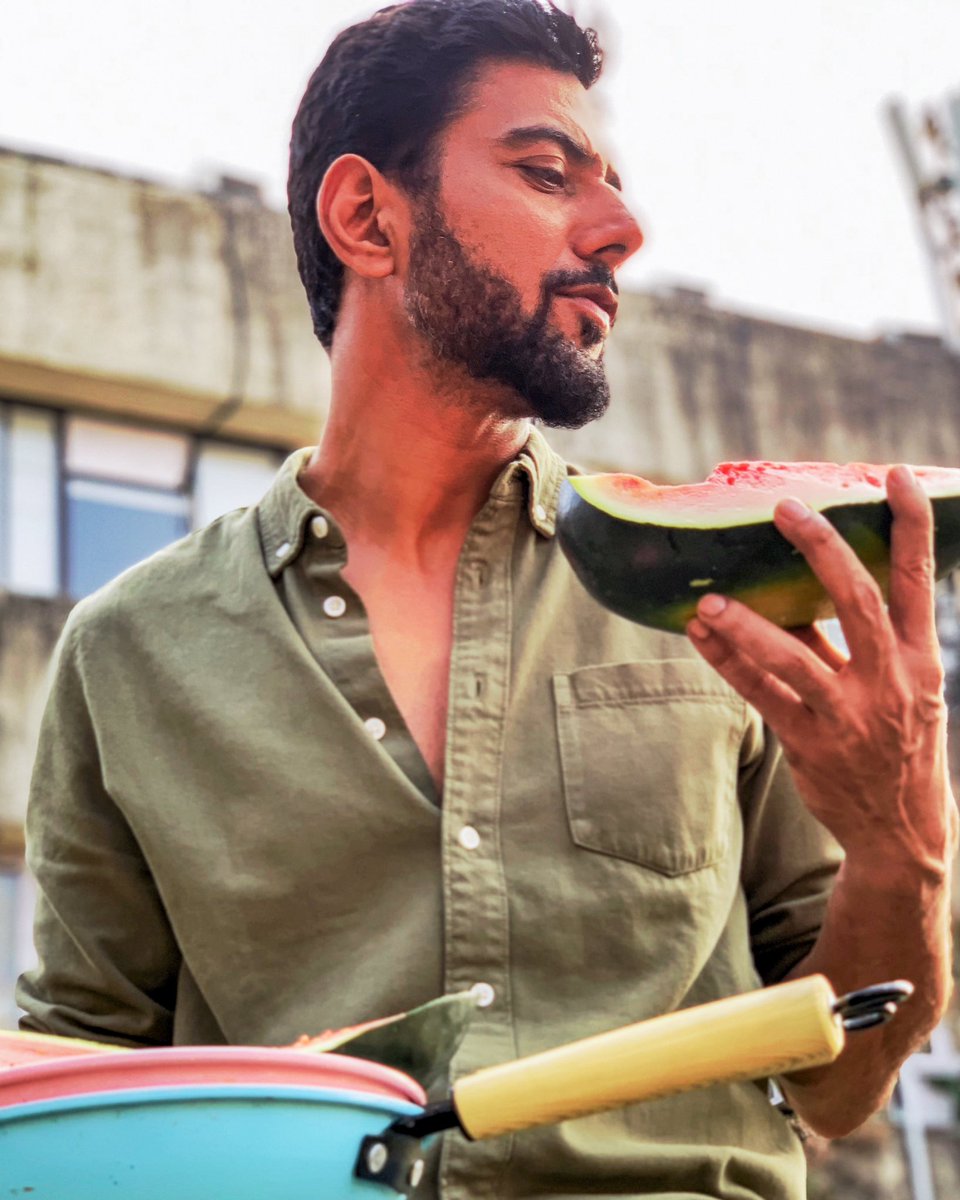 ranveerbrar's tweet image. Juice बनाऊ ya aise hi खा जाऊं?
.
.
.
#ranveerbrar #watermelon #summertime #fruitseason