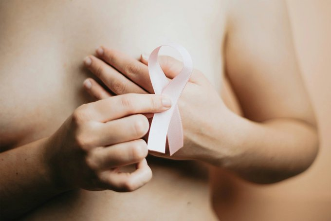 🚨 CANCER WAS CURED IN 1934 AND THEY BURIED IT FOREVER 

THE MAN WHO DISCOVERED THE CURE WAS DESTROYED.  
HIS NAME WAS ROYAL RAYMOND RIFE.

He built the most powerful optical microscope in history.  
The first ever to see a LIVING virus.  
Not a dead stained slide.  
A living