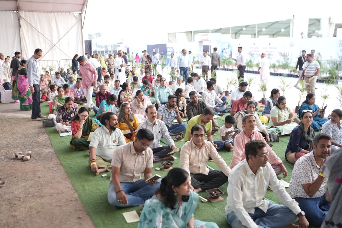 Gautechexpo's tweet photo. अग्निहोत्र....
गौटेक एक्स्पो मधील सकाळ मंगलमय वातावरणाने सुरुवात...
#gautech2026 

@AashwiniPaatil @Amitabh_B110 @shekhar_mundada @DrKathiria @OfficialGCCI https://t.co/yizywHzvWC