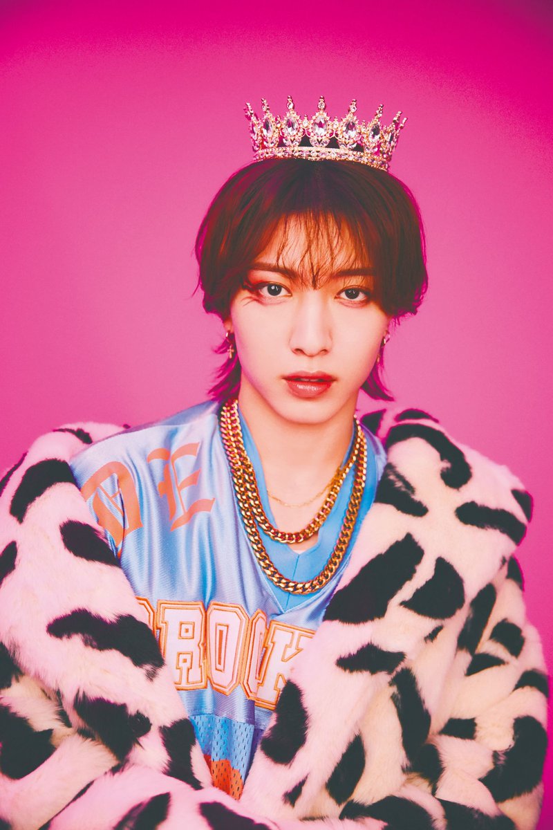 ✨📘【表紙画像解禁】📘✨

#メンズプレッピー 5月号
🗓️4/1発売

中村嶺亜／KEY TO LIT(キテレツ)
かわいい&amp;イカつい＝“かわつい”表紙
2026年バージョン💖

個展『REIA NAKAMURA 1st EXHIBITION
ReBELiUM @ SHIBUYA』を引っ提げた12P企画では
自身が手掛けた作品との撮影や