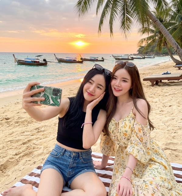Archerblast4's tweet photo. "Sea you again... มาเติมพลังกายกับเพื่อนสาวคนโปรด 🌊💖 บรรยากาศดี ลมเย็นๆ แบบนี้ ไม่อยากกลับไปทำงานเลย ใครชอบทะเลเหมือนพวกเราบ้างคะ?""
#Ch7HDEntertainment #อิหร่าน
 #ช่องแคบฮอร์มุซ #ข่าวช่อง8 
#ข่าวออนไลน์ช่อง8 
#โหนกระแส https://t.co/n3PylPZc0y