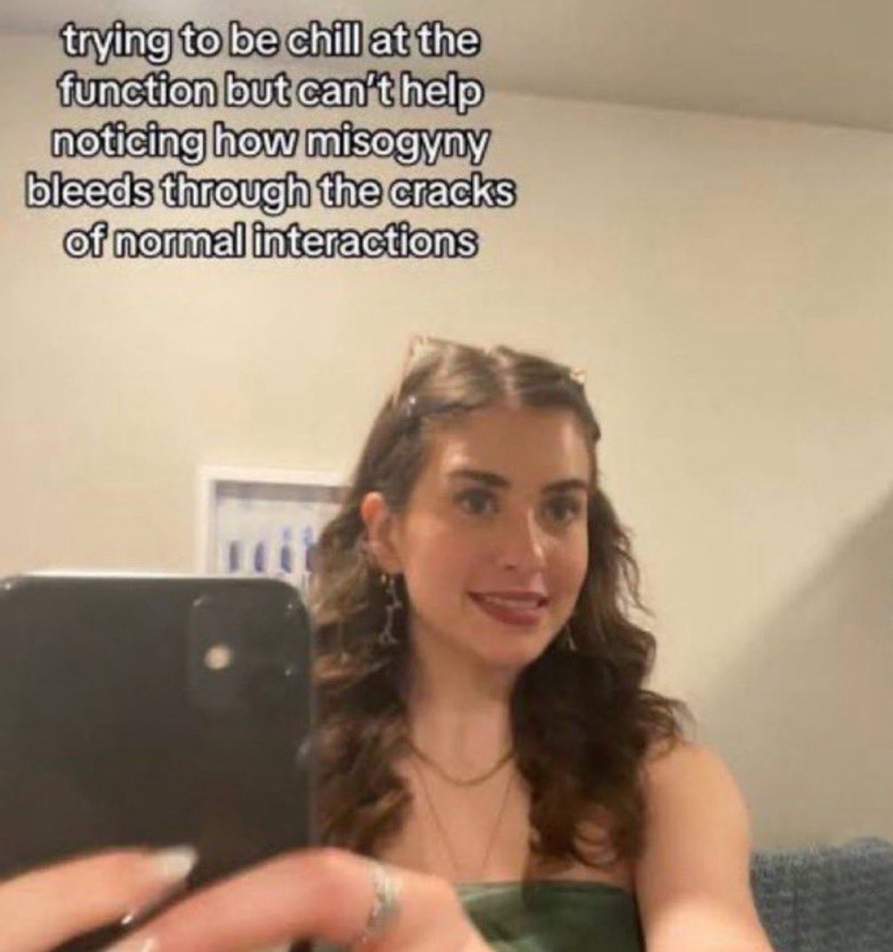 mora 🍒 tweet media