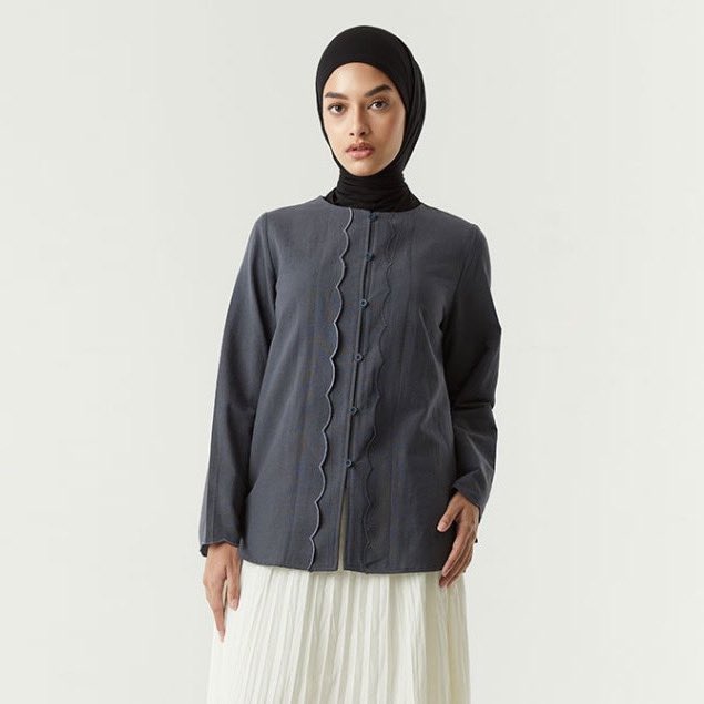 rizrizkyamalia's tweet photo. Atasan linen punya aska yang ini udah restock ivory, tapi jadi galau mau yg mana solnya grey juga lucu 😭☝🏼 https://t.co/KKgpozVVvW