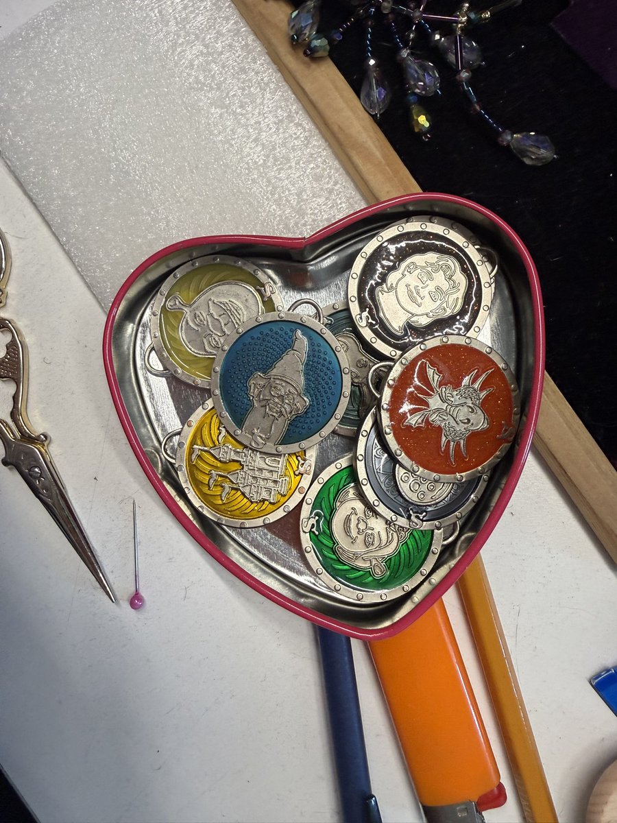 глазная ведьма tweet media