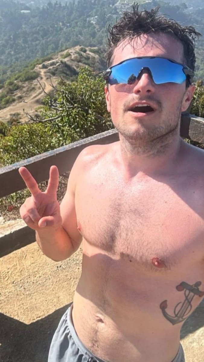 Male Central tweet media