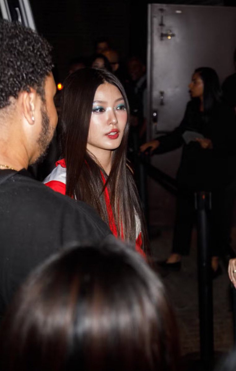 Central da Anitta tweet media