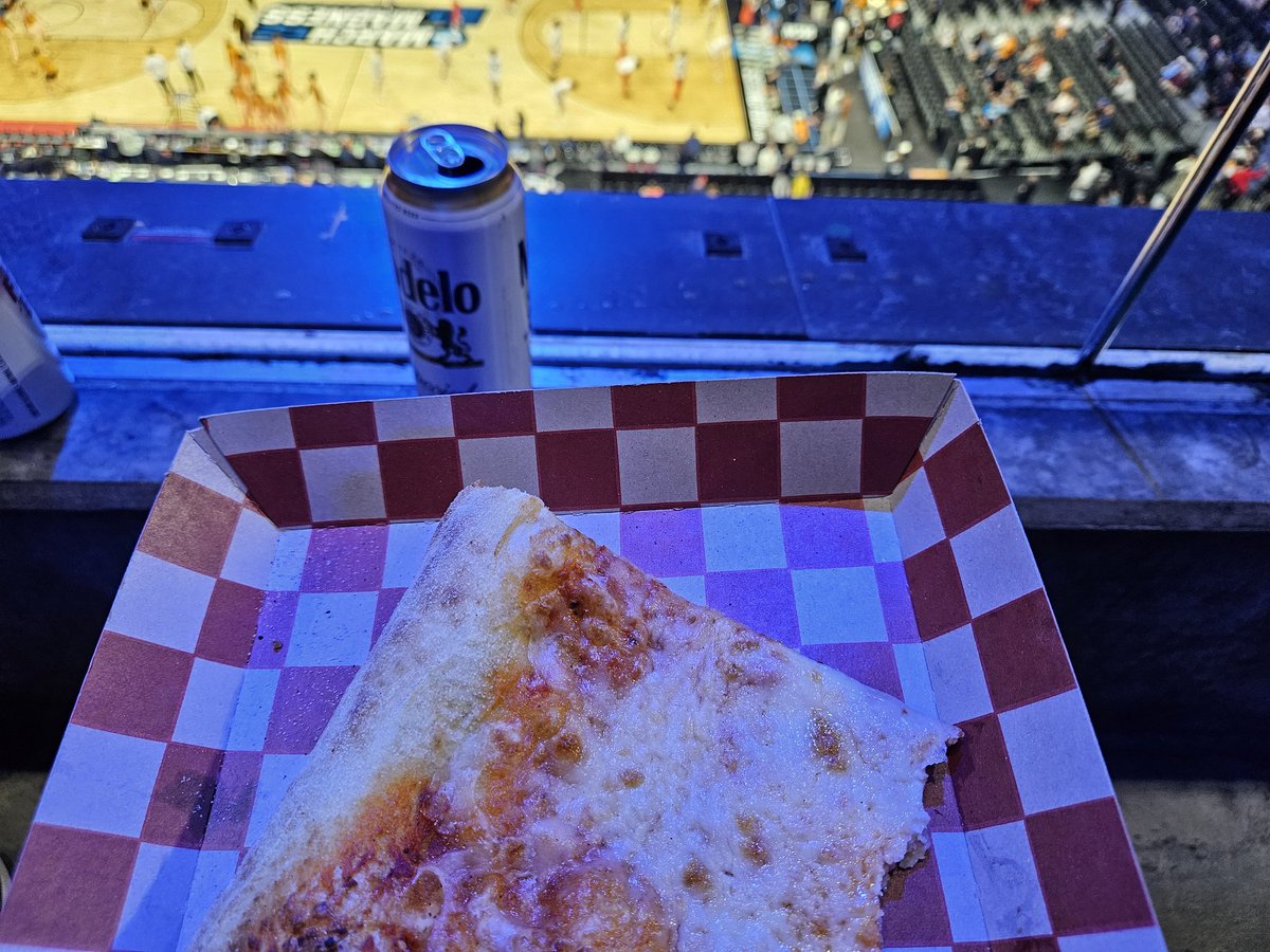ElJefe99_'s tweet photo. 2 increadble days driving up to Philly to watch @UConnMBB play in the NCAA tournament. Tarris Reed and Alex Karaban were so huge as was the entire team and so glad I was to see AK one last time in a Husky uni. Let's keep it rolling https://t.co/7MTPTIpIUx
