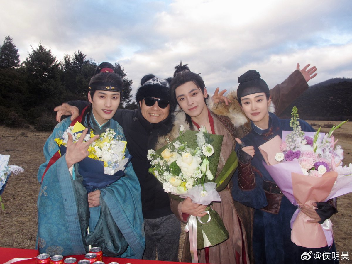 侯, Minghao. tweet media