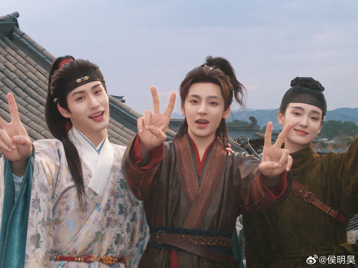 侯, Minghao. tweet media