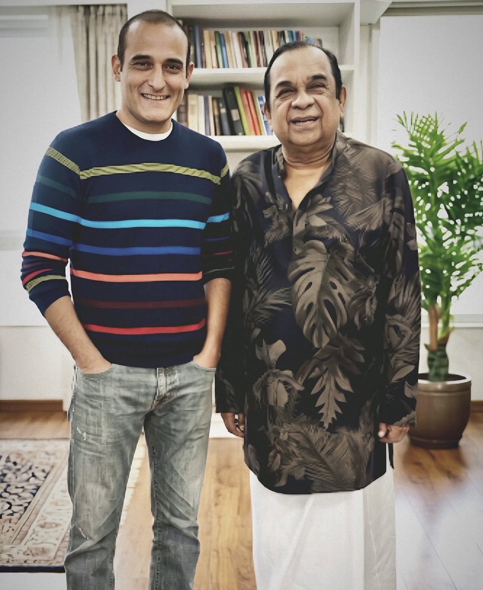 Viक़as tweet media