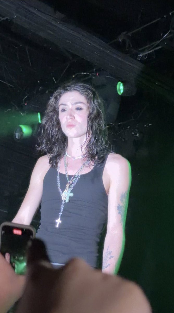 rommulily ೃ༄* tweet media