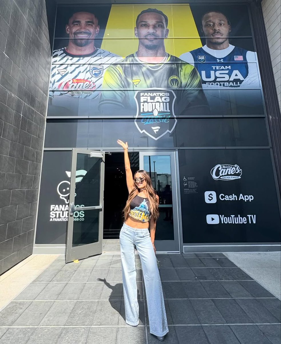 We run it, we rule it. ♚ NOT @NikkiAndBrie tweet media