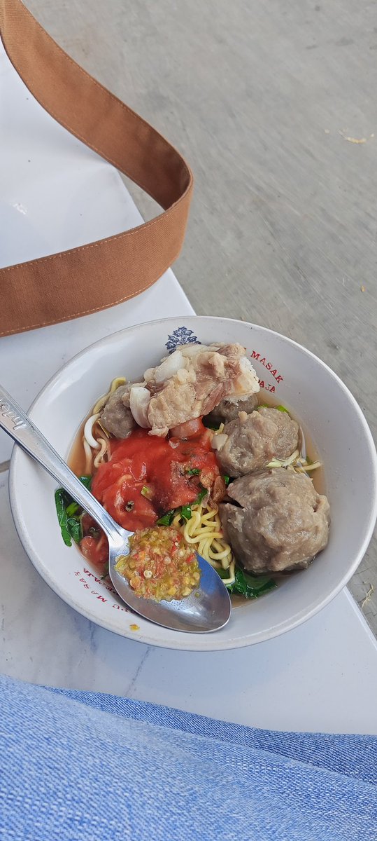 Ramdhony9's tweet photo. Rest ke 3  di wanayasa arah lembang,makan bakso dulu lur https://t.co/xo8Qcb5WRp