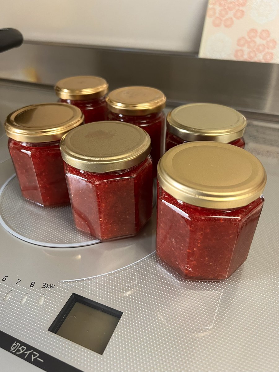 𝒮𝐼𝒟𝐸 tweet media