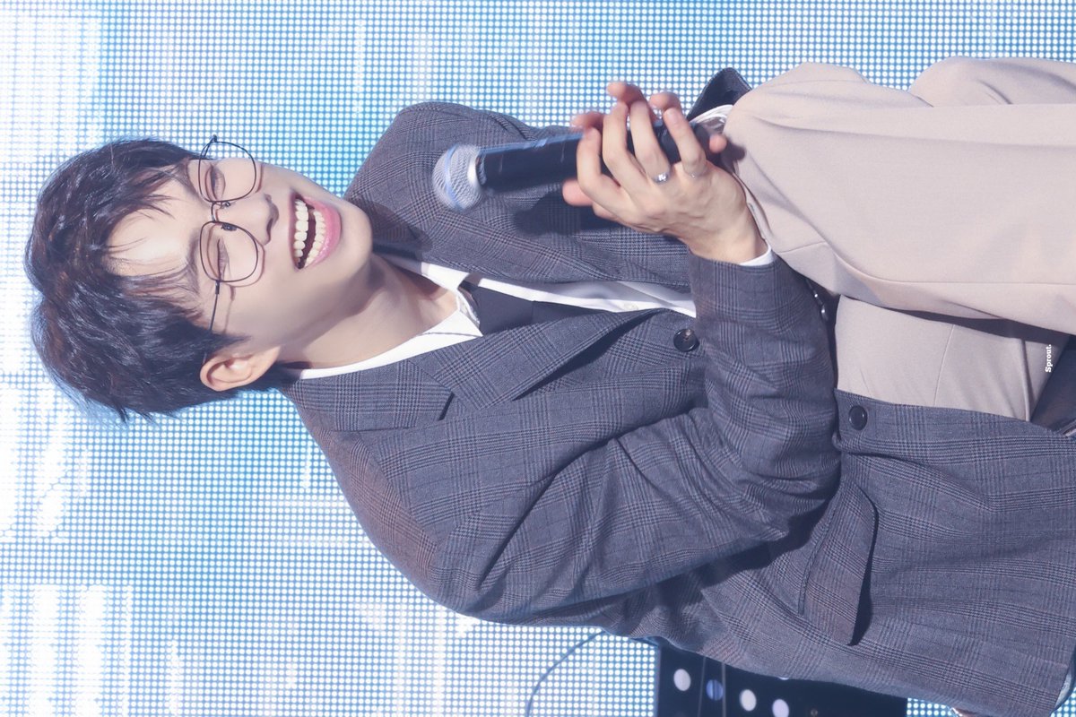 𝖲𝗉𝗋𝗈𝗎𝗍. tweet media