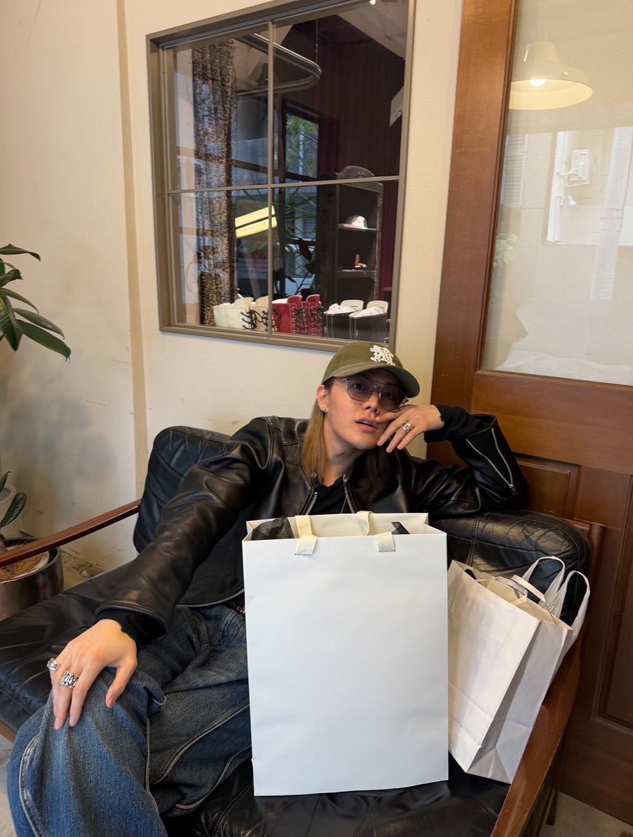 yuta pics tweet media