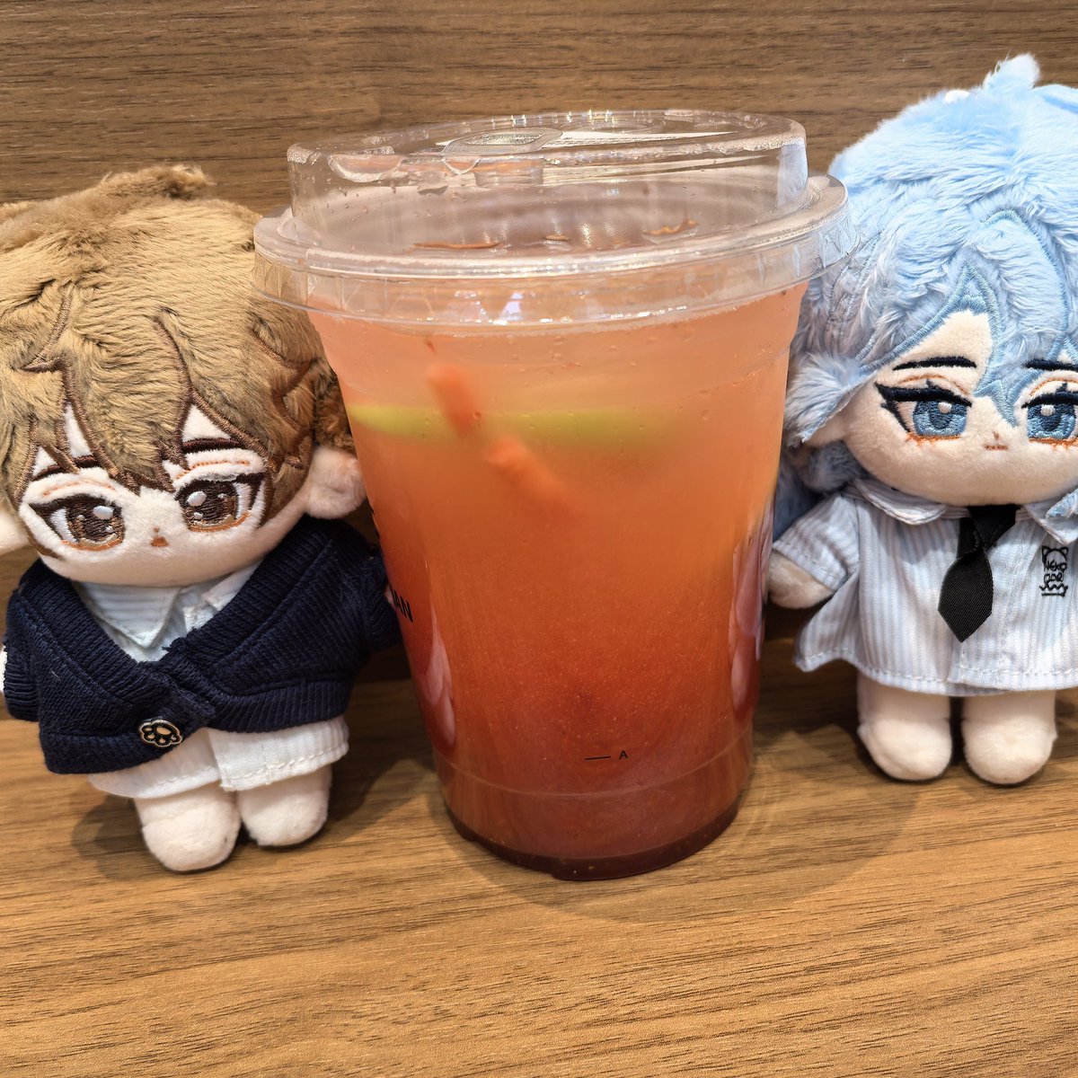 提灯涉河 tweet media