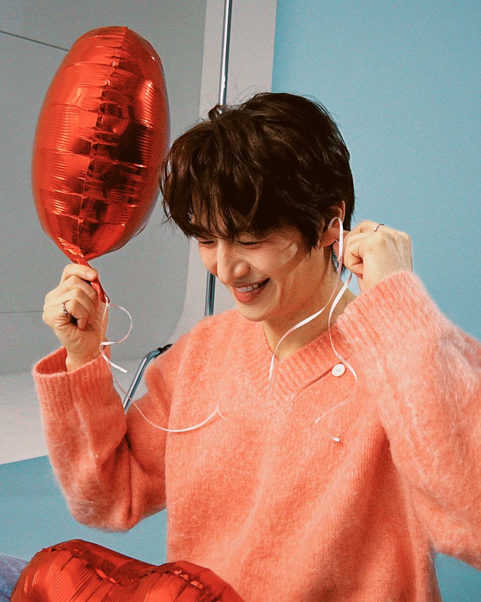 Official SonHoYoung tweet media