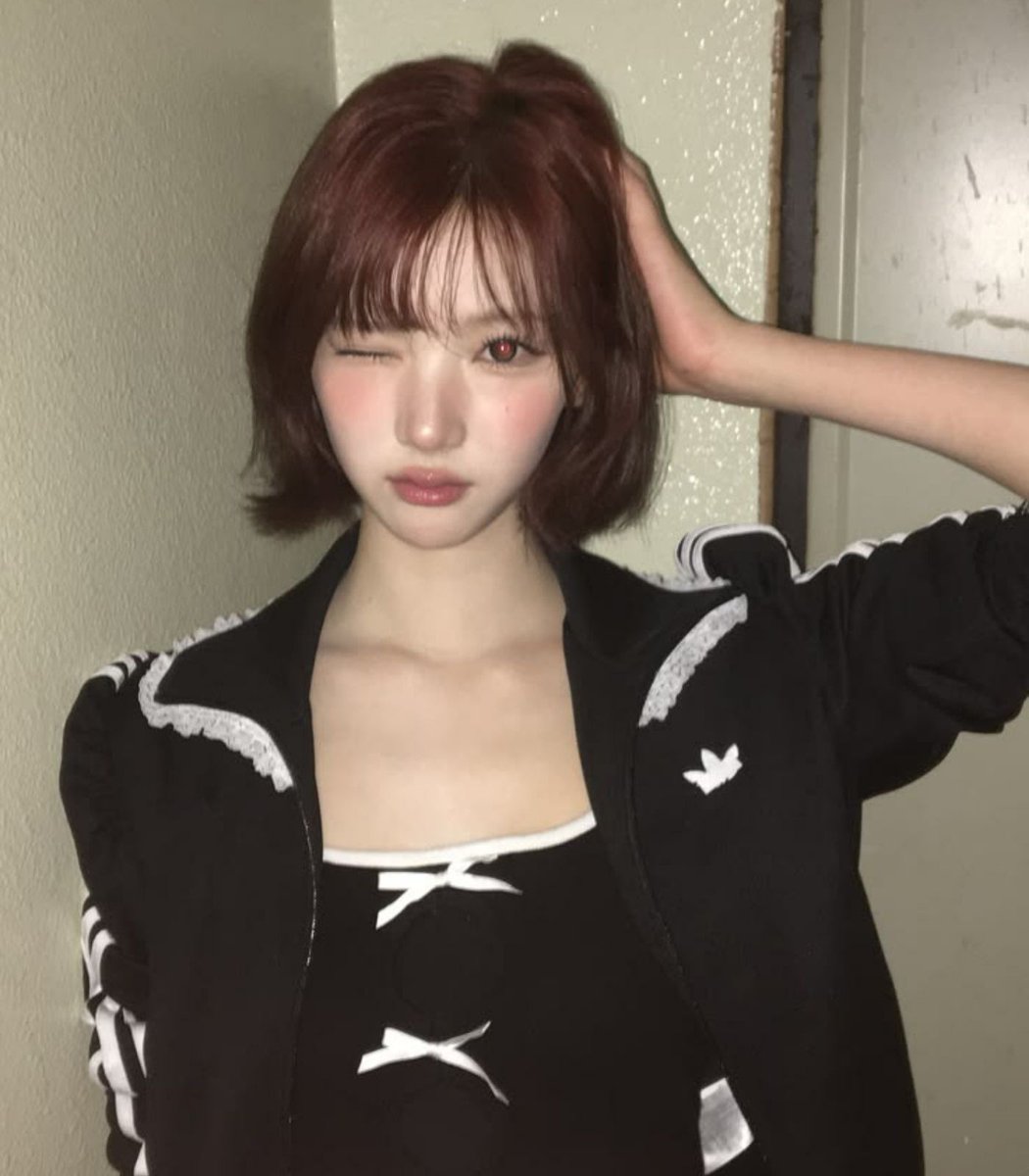 ATHANASIA LIM. tweet media