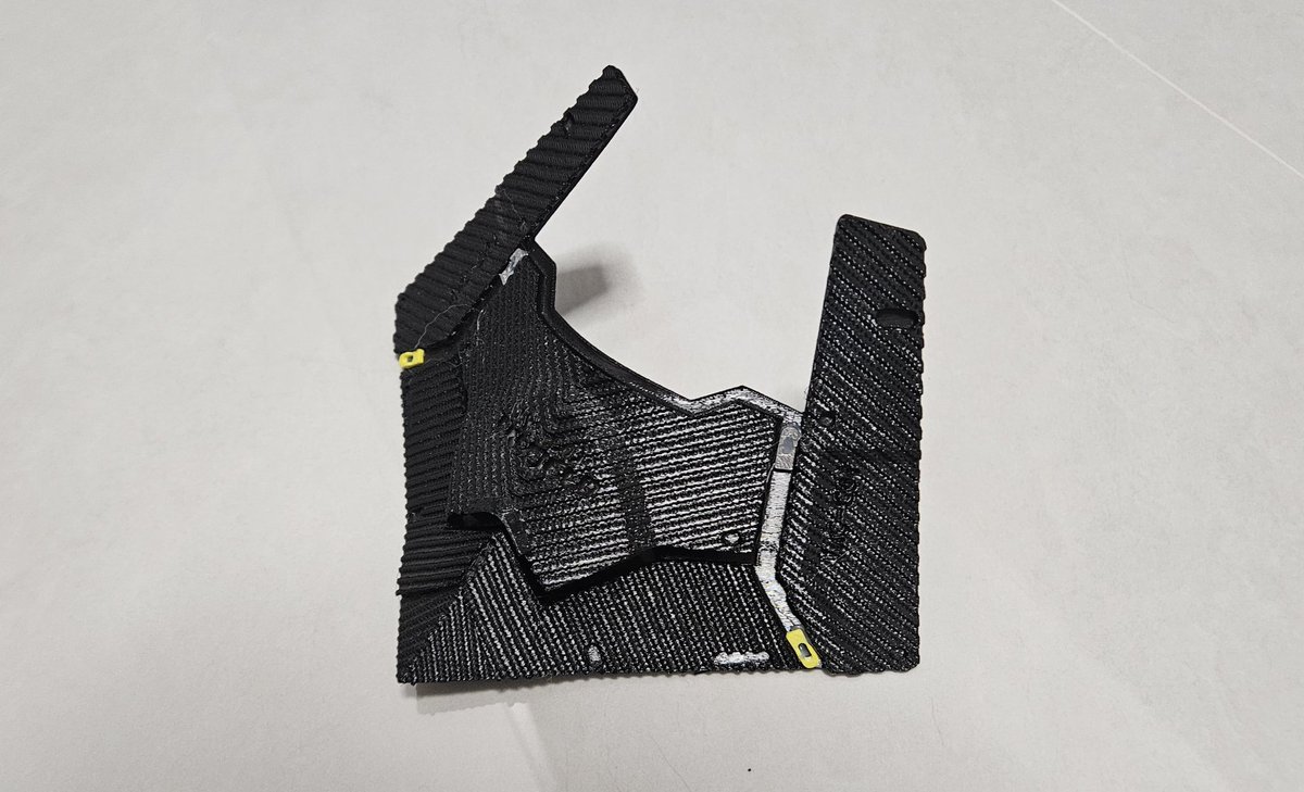 YokiDayo tweet media