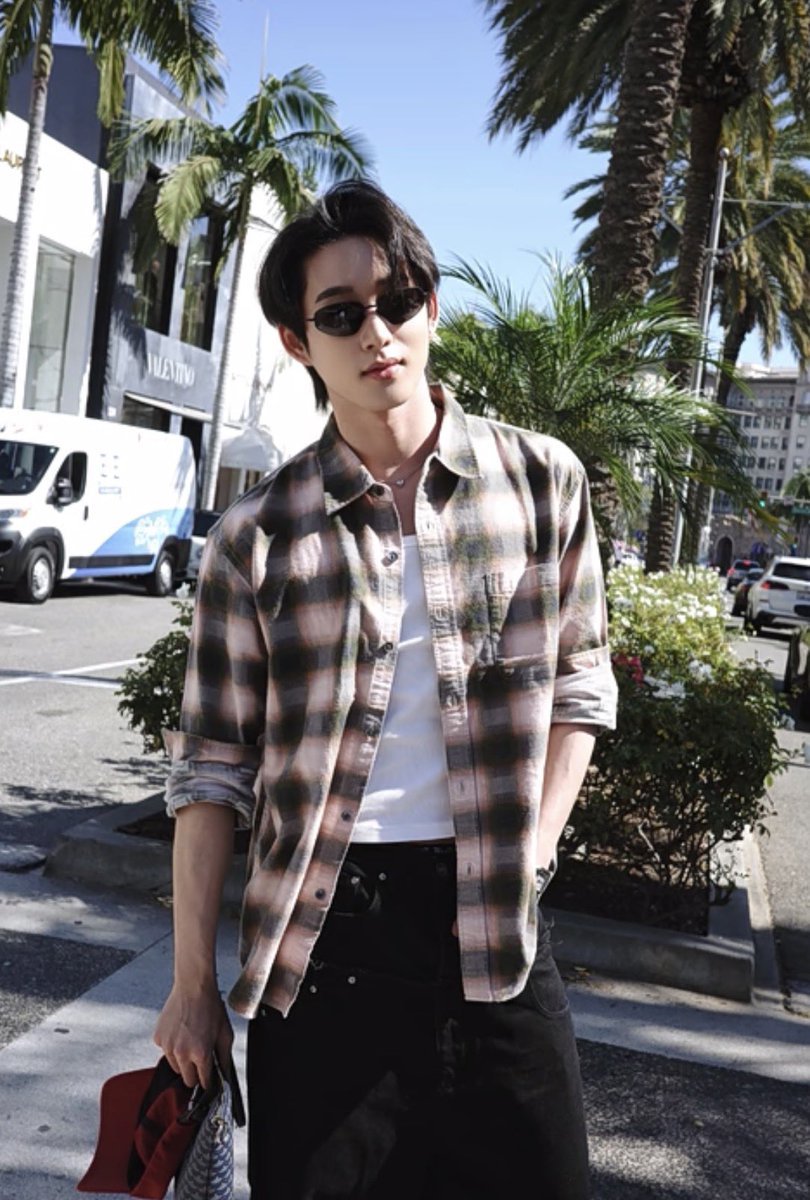 𝖤𝗌𝗍. tweet media