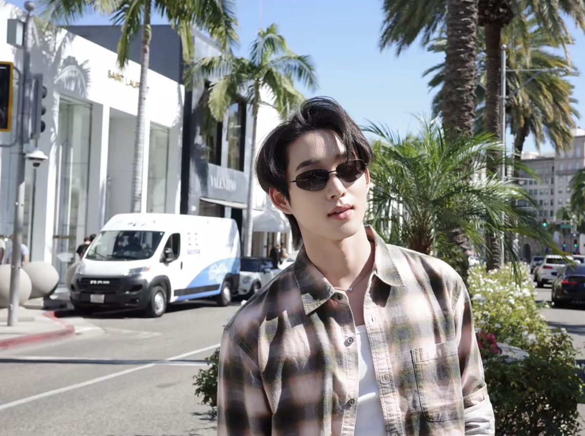 𝖤𝗌𝗍. tweet media