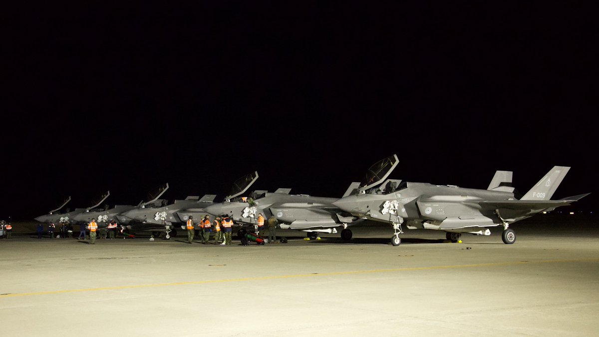 JASDF_PAO_ENG's tweet photo. 🇳🇱🇯🇵🇺🇸RNLASF #F35s arrived AB @jasdf_misawa to take part in EX KAZAGURUMA Guardian! Under the shared recognition that security of Euro-Atlantic and of Indo-Pacific are inseparable, we will deepen mutual understanding and enhance tactical proficiency. #5thAirForce @Kon_Luchtmacht https://t.co/tFB9BOWj4I