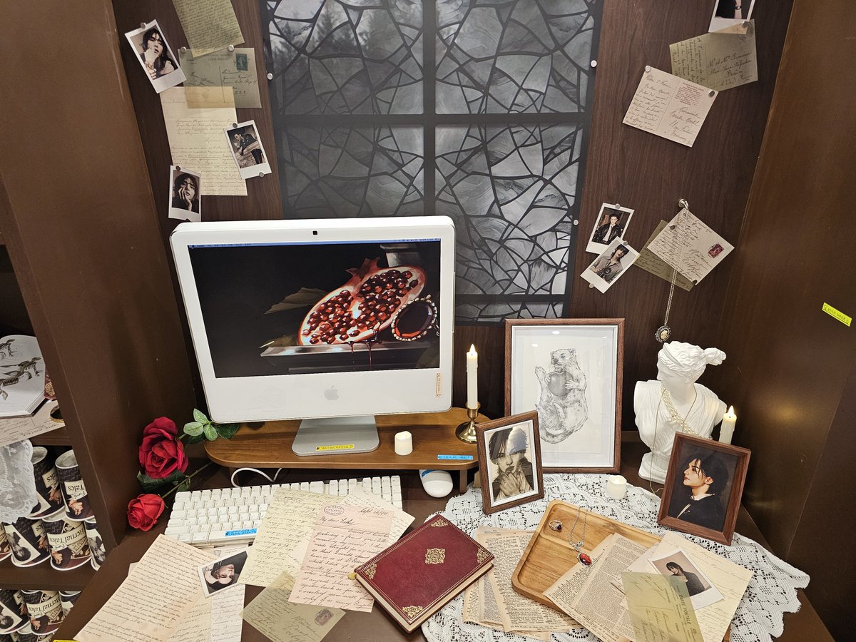 진심 눈 돌아가서 아트프린팅 엽서 핀버튼 종류별로 다 구매해버림....무작정 계속 드리면서 다 얼마예요??ㅠㅠㅠ했는데 넘 친절하게 포장헤주셨음 감사합니다 태양신용복이 집에모시게되었다✨️
라이트 가챠랑 딱 맞는 포토존!!갖고다니길 잘했다고생각함ㅋㅋㅋㅋ
#EternalFerretTales