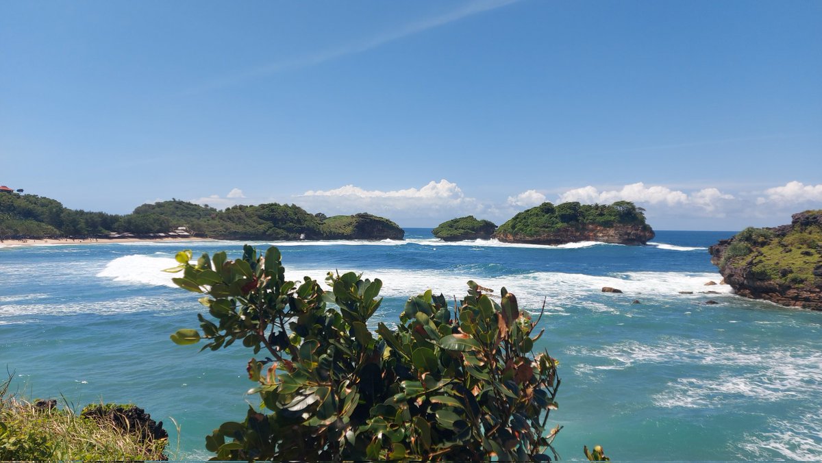 listyantidewi tweet media