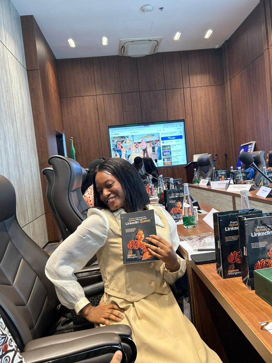 onyeka_chi47384's tweet photo. From “I couldn’t afford the book” → “I was handpicked to be in the room.” 🥹✨
God really writes the best stories.
#GlobalBookTourLagos gave me clarity, connections, and a reminder that God belongs at the centre of it all 🤍
Grateful. This is just the beginning. 🚀 https://t.co/pIuDuD7EUD