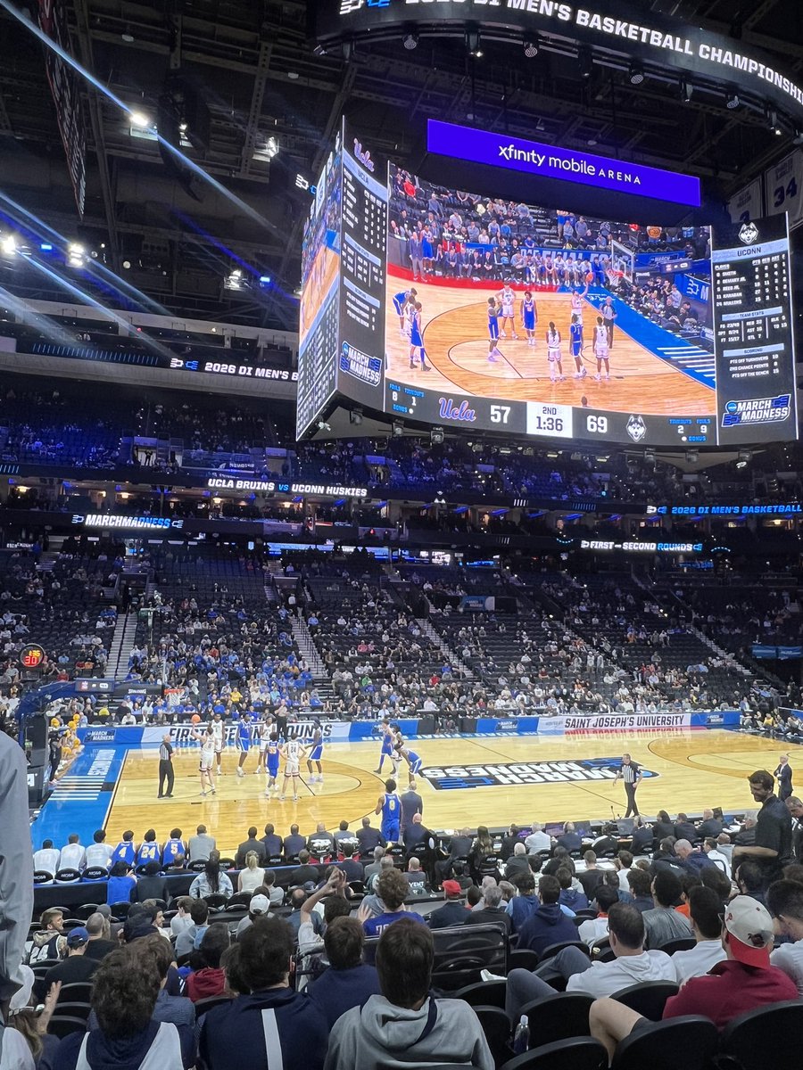 Art Vandelay tweet media