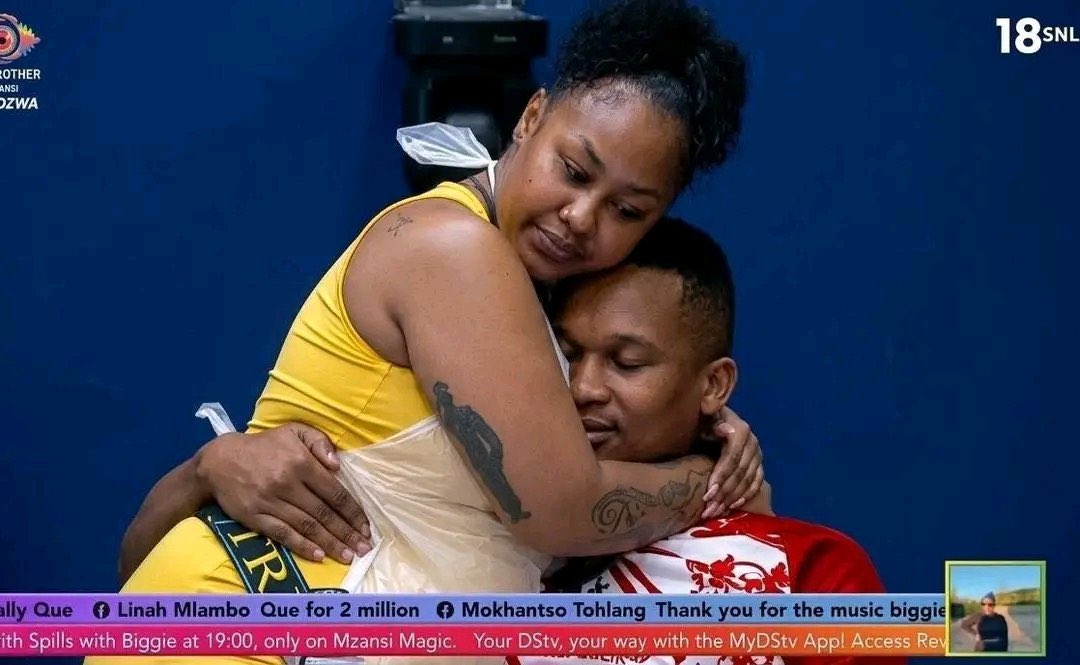 Zee 🐝 tweet media