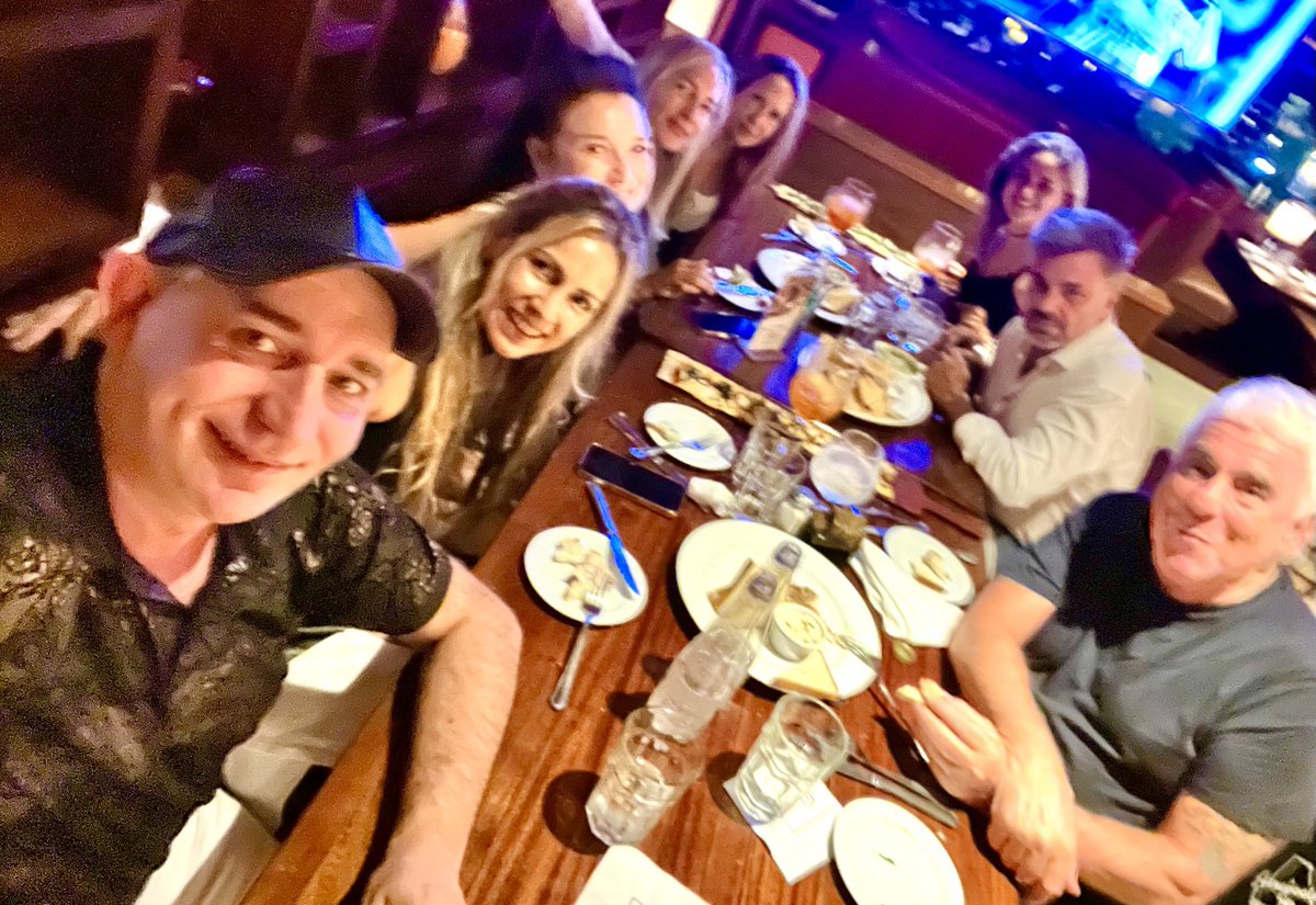 MAGO SIN DIENTES tweet media