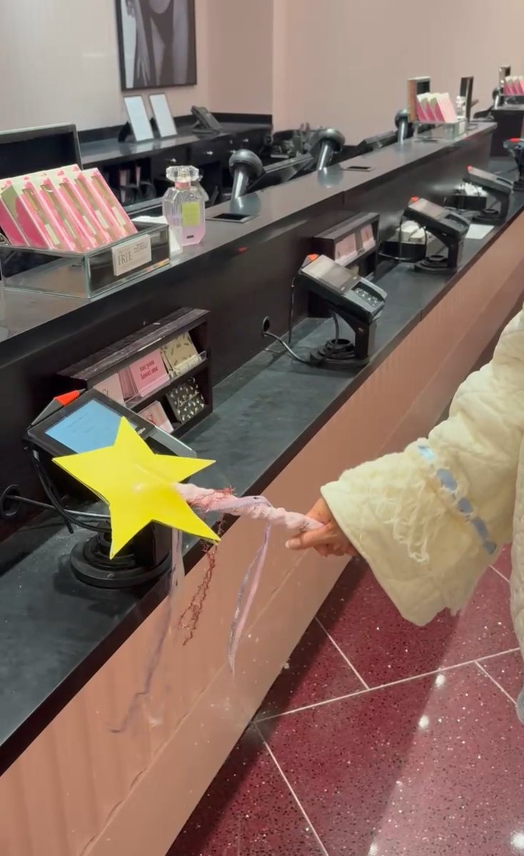 sarah˚ ༘♡ ⋆｡˚ ❀ tweet media