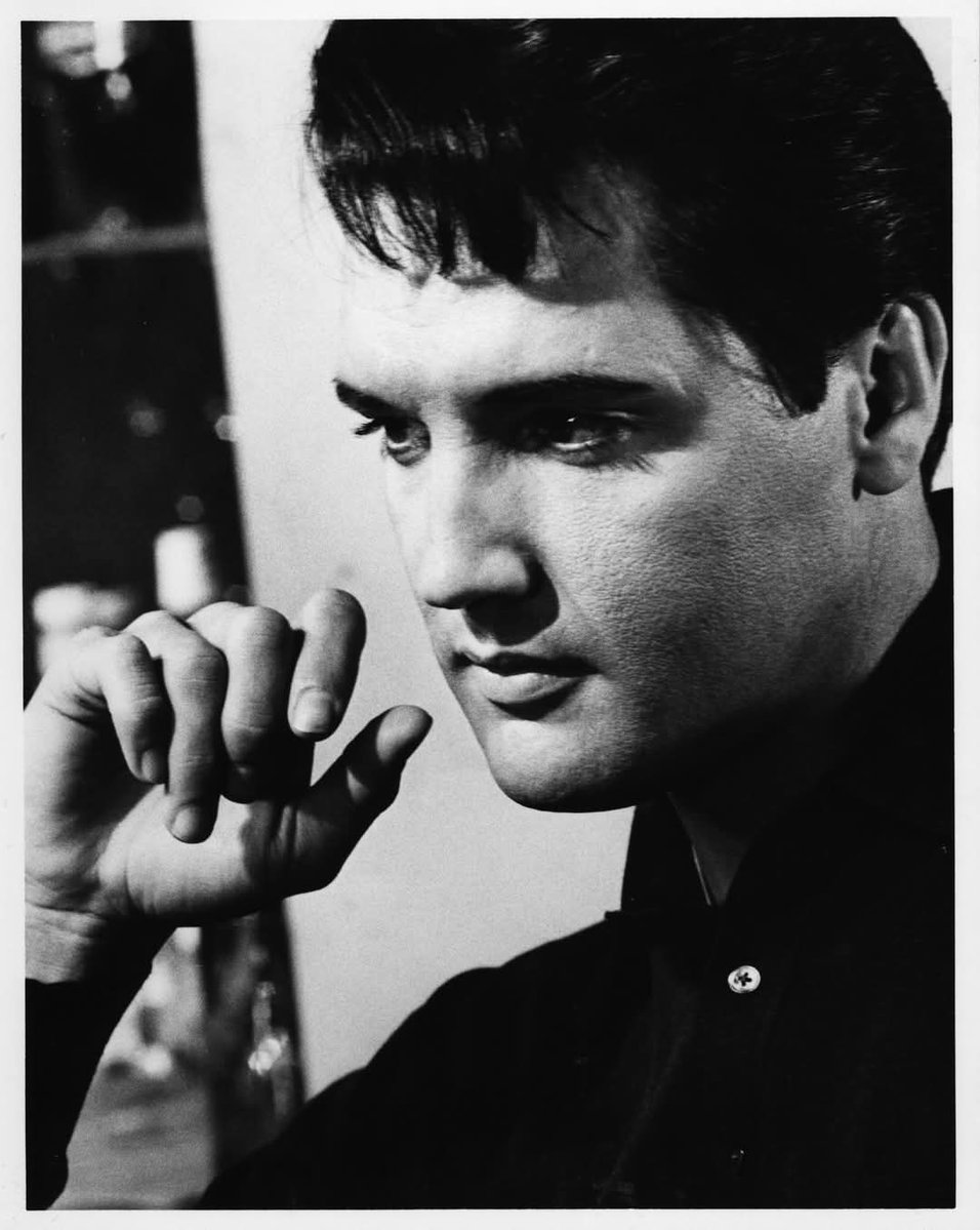 AboutElvisPresley 🎶👑🎶 tweet media