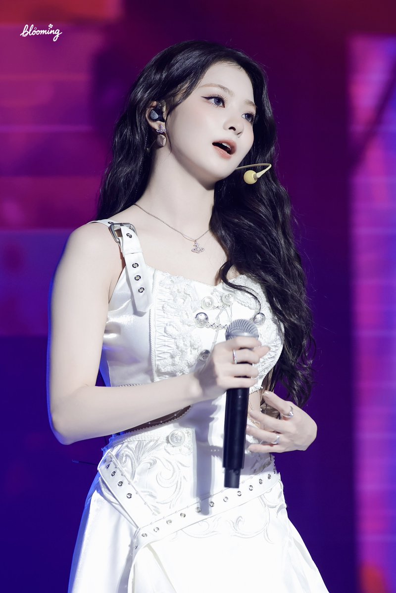 Blooming_F9 tweet media