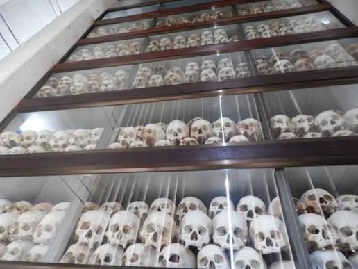 Meister Caligula tweet media